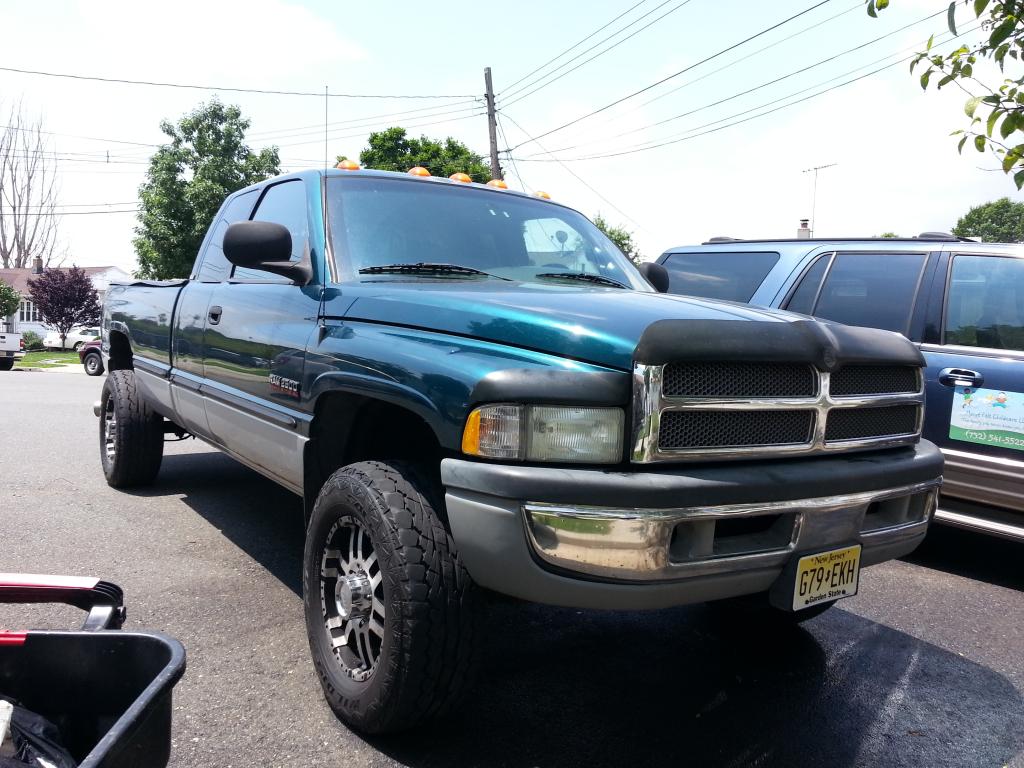 1999 Dodge Ram Cummins 5.9 - Diesel Bombers