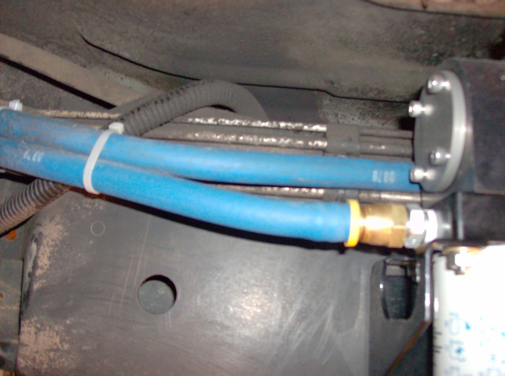 Technical - Installing fuel lines